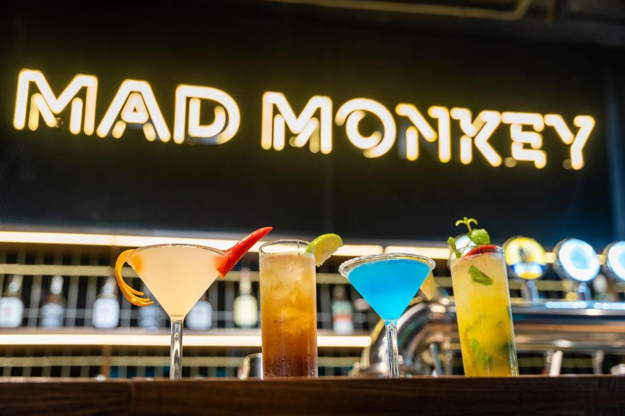 Mad Monkey Hanoi Hostel ภายนอก รูปภาพ