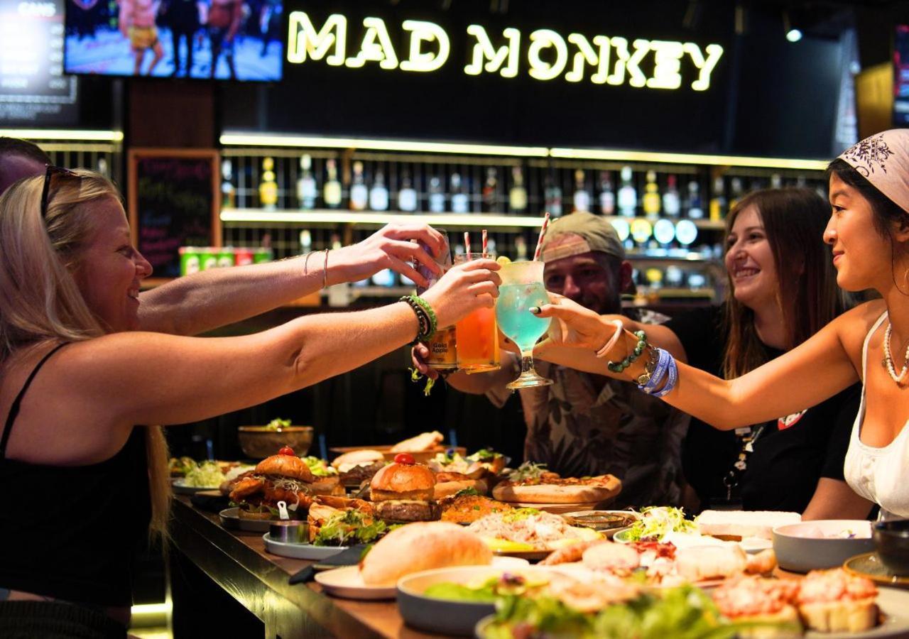 Mad Monkey Hanoi Hostel ภายนอก รูปภาพ