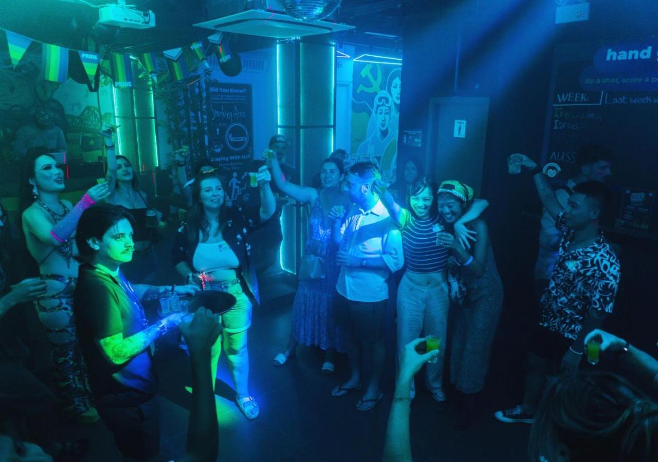 Mad Monkey Hanoi Hostel ภายนอก รูปภาพ