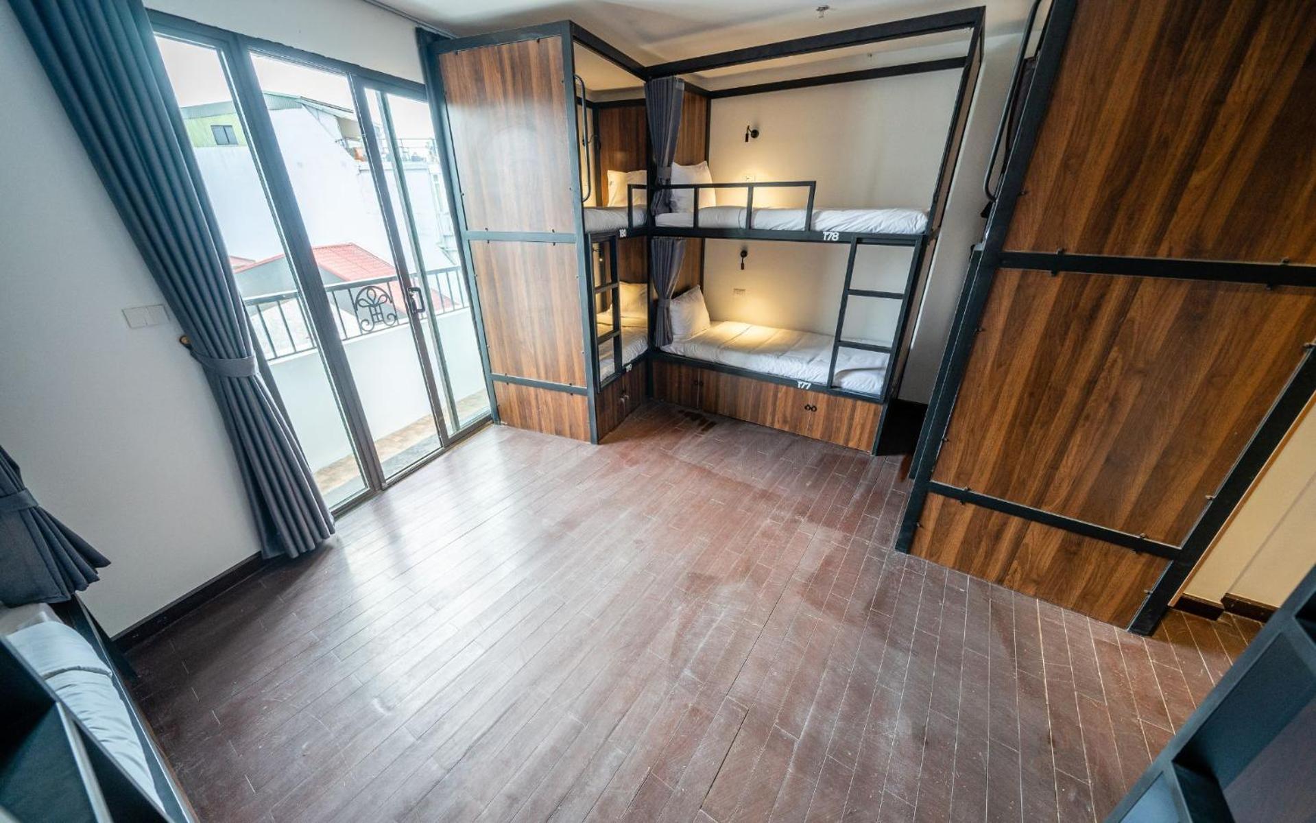 Mad Monkey Hanoi Hostel ภายนอก รูปภาพ