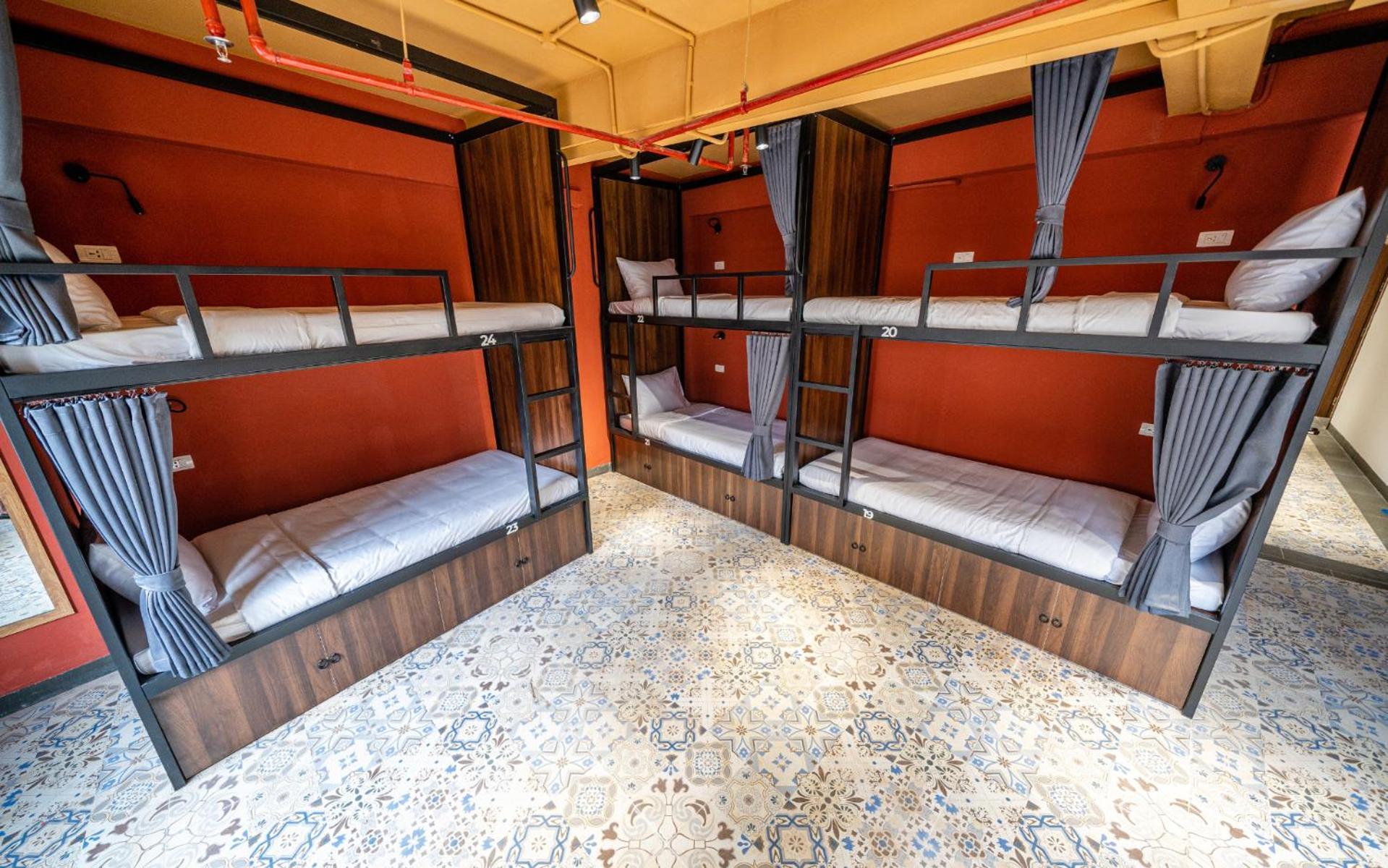Mad Monkey Hanoi Hostel ภายนอก รูปภาพ