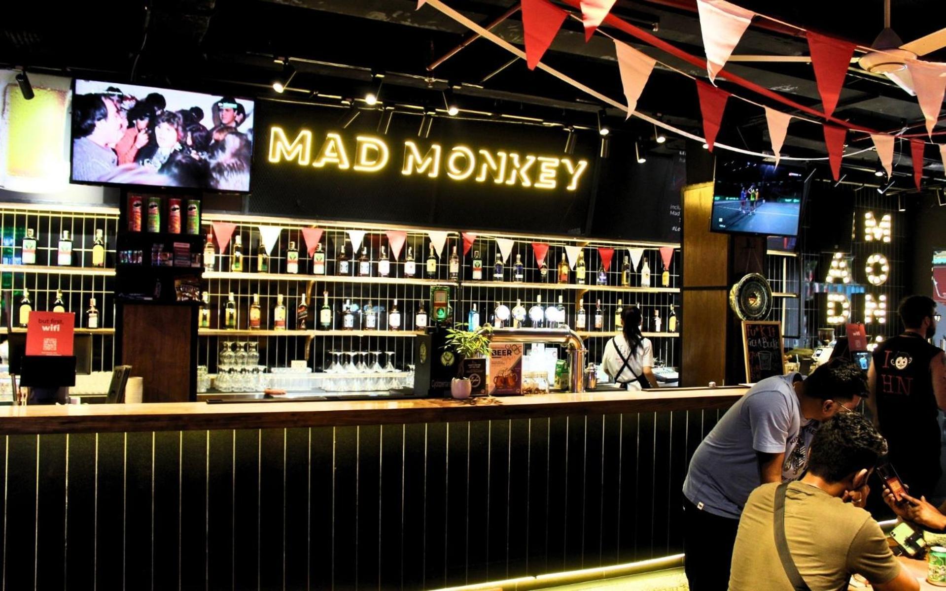 Mad Monkey Hanoi Hostel ภายนอก รูปภาพ