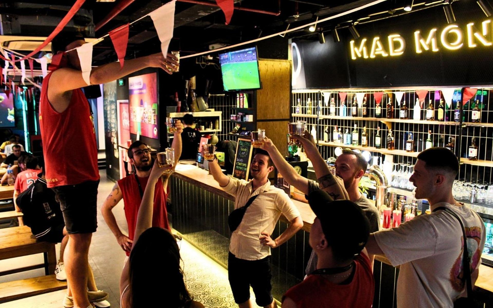 Mad Monkey Hanoi Hostel ภายนอก รูปภาพ