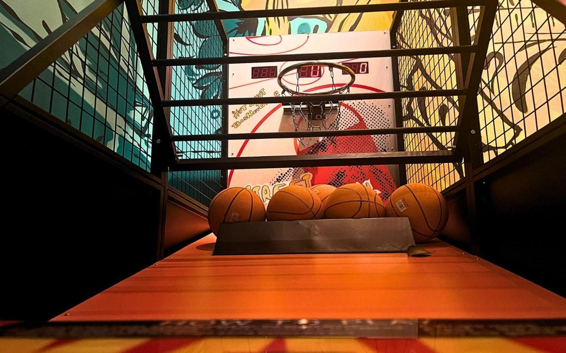 Mad Monkey Hanoi Hostel ภายนอก รูปภาพ