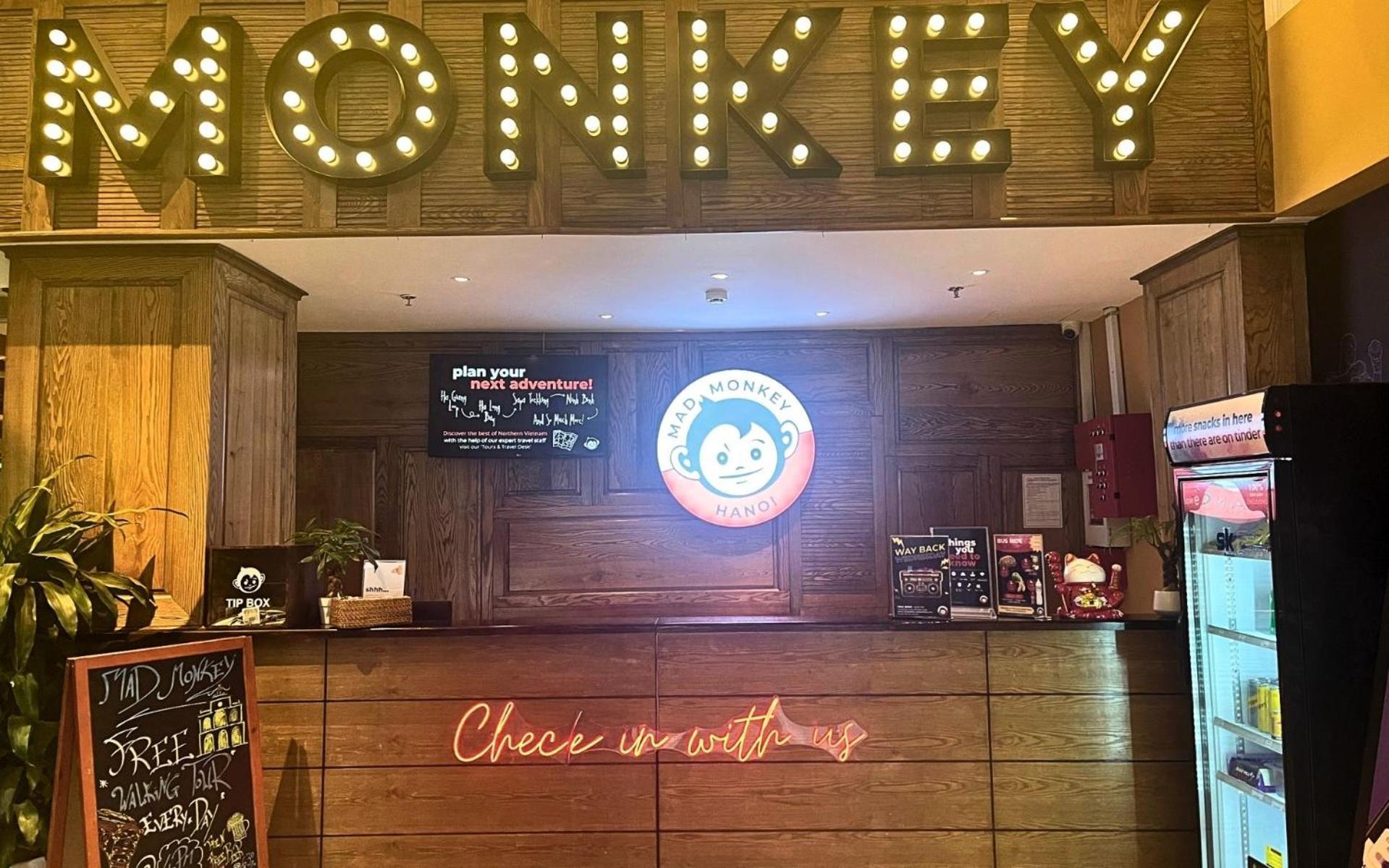 Mad Monkey Hanoi Hostel ภายนอก รูปภาพ