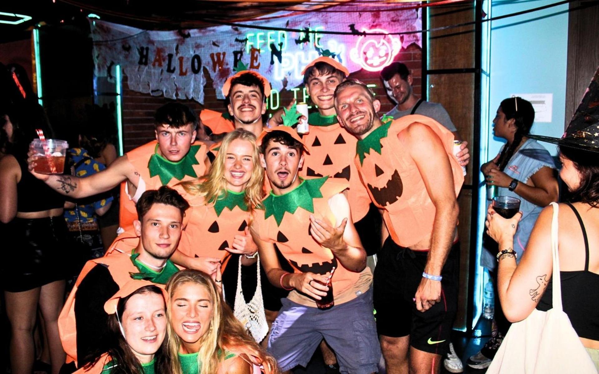 Mad Monkey Hanoi Hostel ภายนอก รูปภาพ