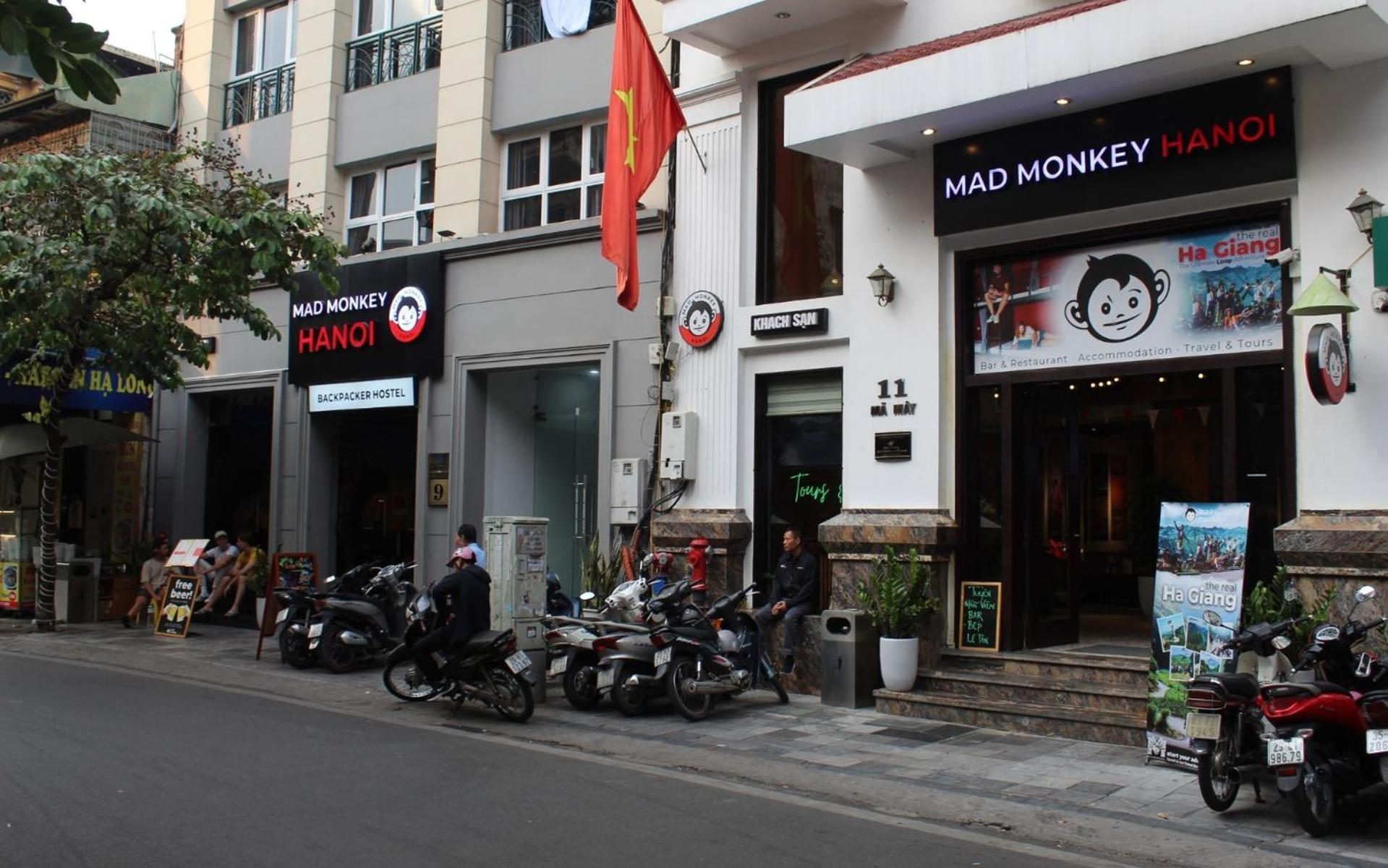 Mad Monkey Hanoi Hostel ภายนอก รูปภาพ