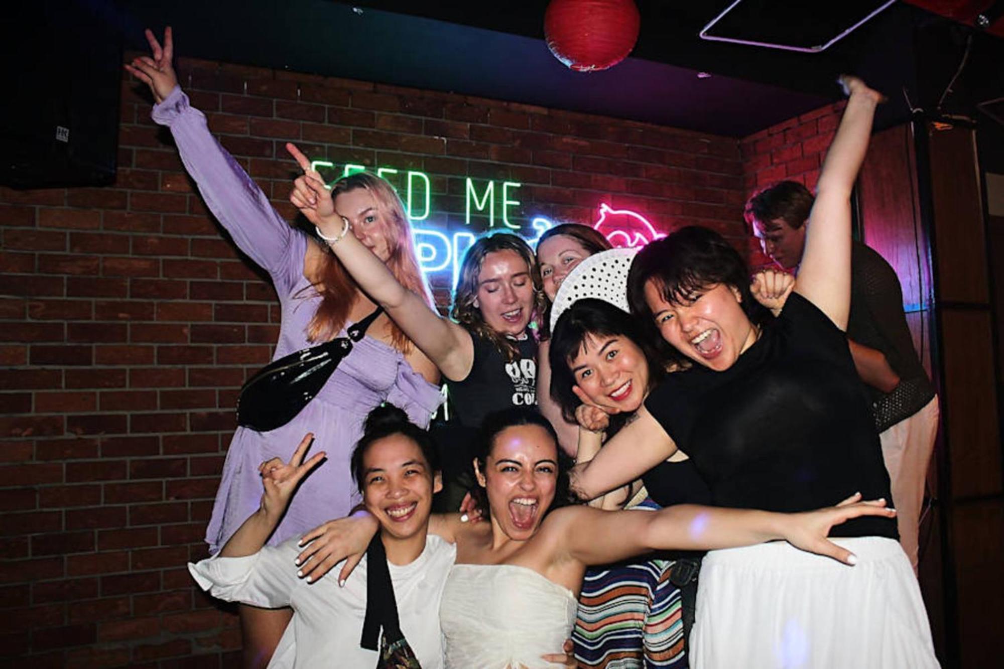 Mad Monkey Hanoi Hostel ภายนอก รูปภาพ